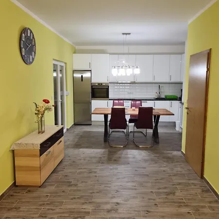 בית נופש Villa- Vera Mit Pool In Ruhigem Waldstueck *