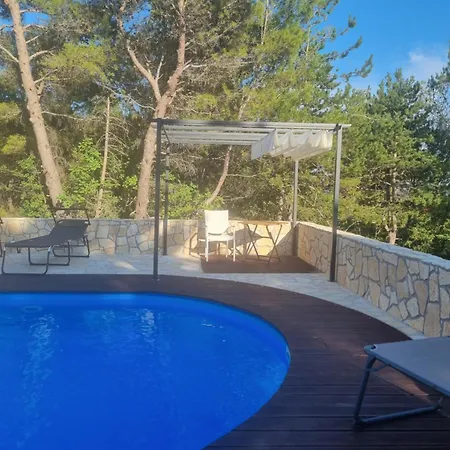 בית נופש Villa- Vera Mit Pool In Ruhigem Waldstueck בנקובאץ
