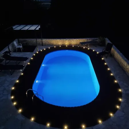 בית נופש Villa- Vera Mit Pool In Ruhigem Waldstueck בנקובאץ