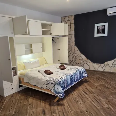 בית נופש Villa- Vera Mit Pool In Ruhigem Waldstueck *